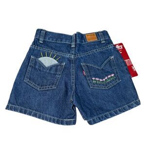 NWT Levi’s Medium Wash Embroidered Jean Shorts